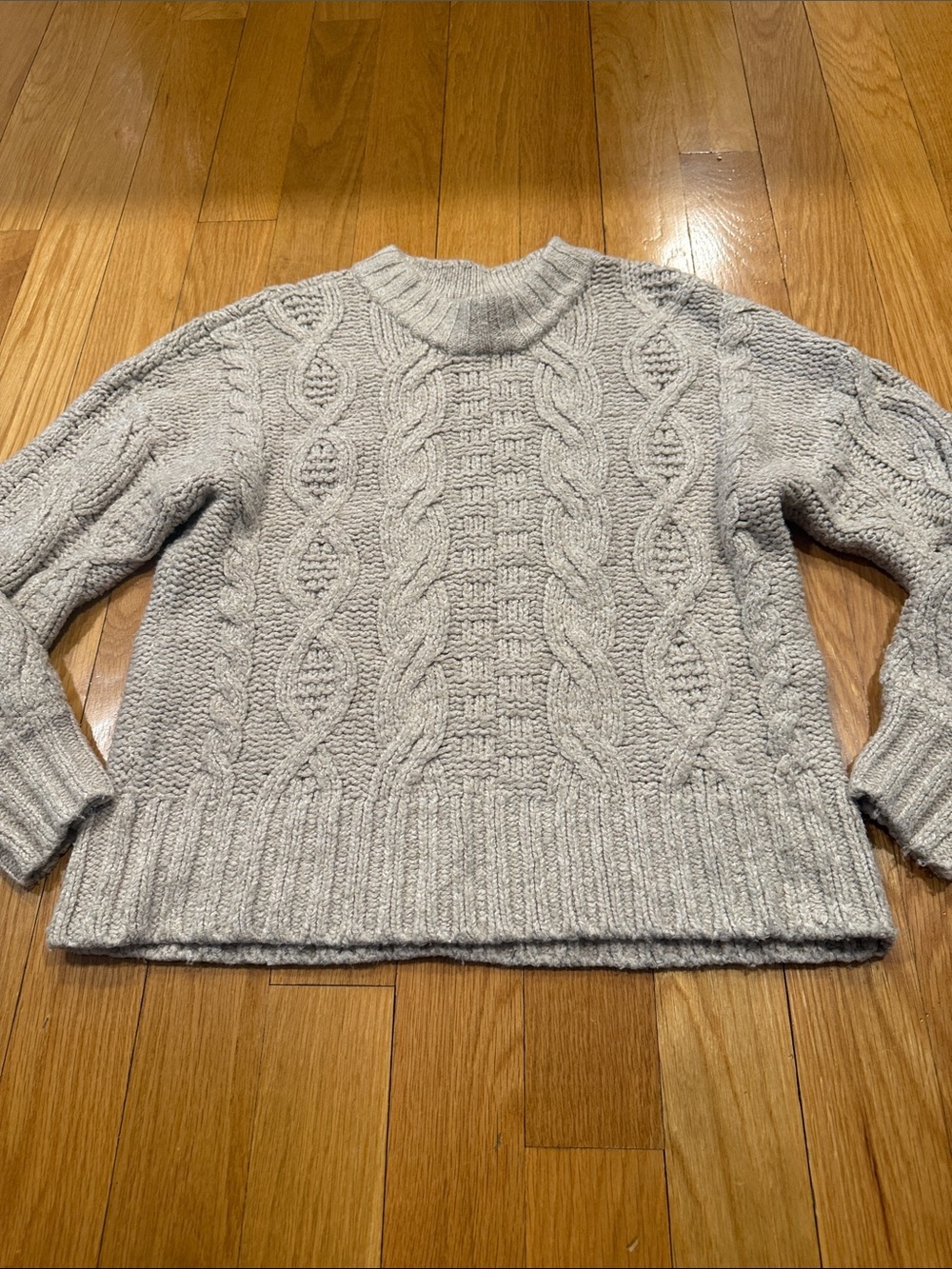 American Eagle women’s crew neck sweater size small.